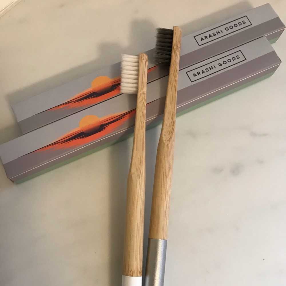 💝 Pair of Bamboo Toothbrushes